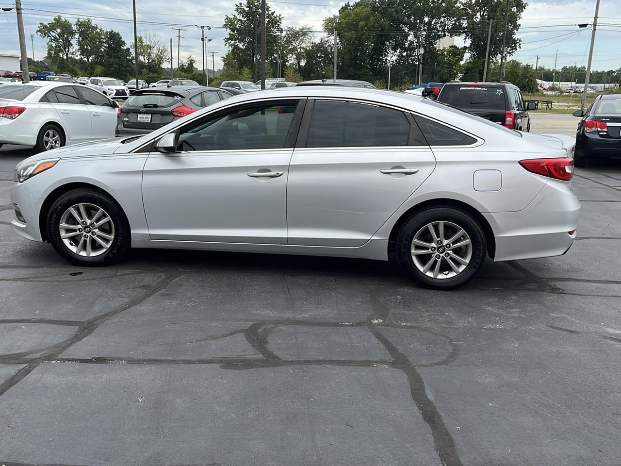 Hyundai Sonata 4dr Sdn 2.4L SE 2015