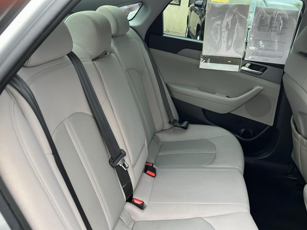 Hyundai Sonata 4dr Sdn 2.4L SE 2015