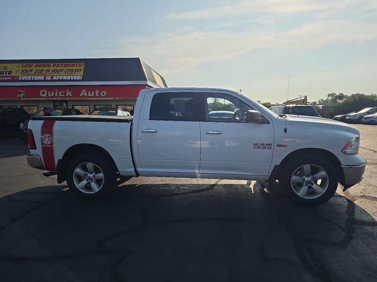 RAM 1500 4WD Crew Cab 140.5" SLT 2017
