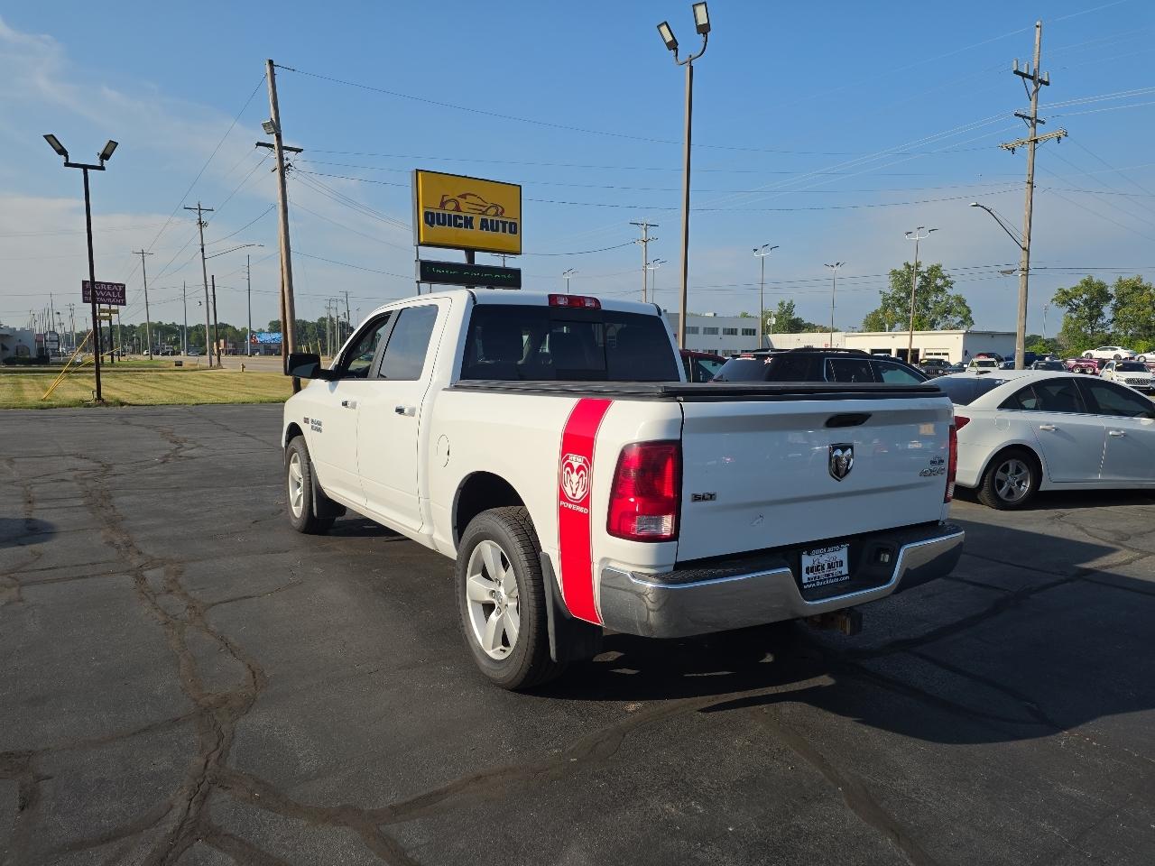 RAM 1500 4WD Crew Cab 140.5" SLT 2017