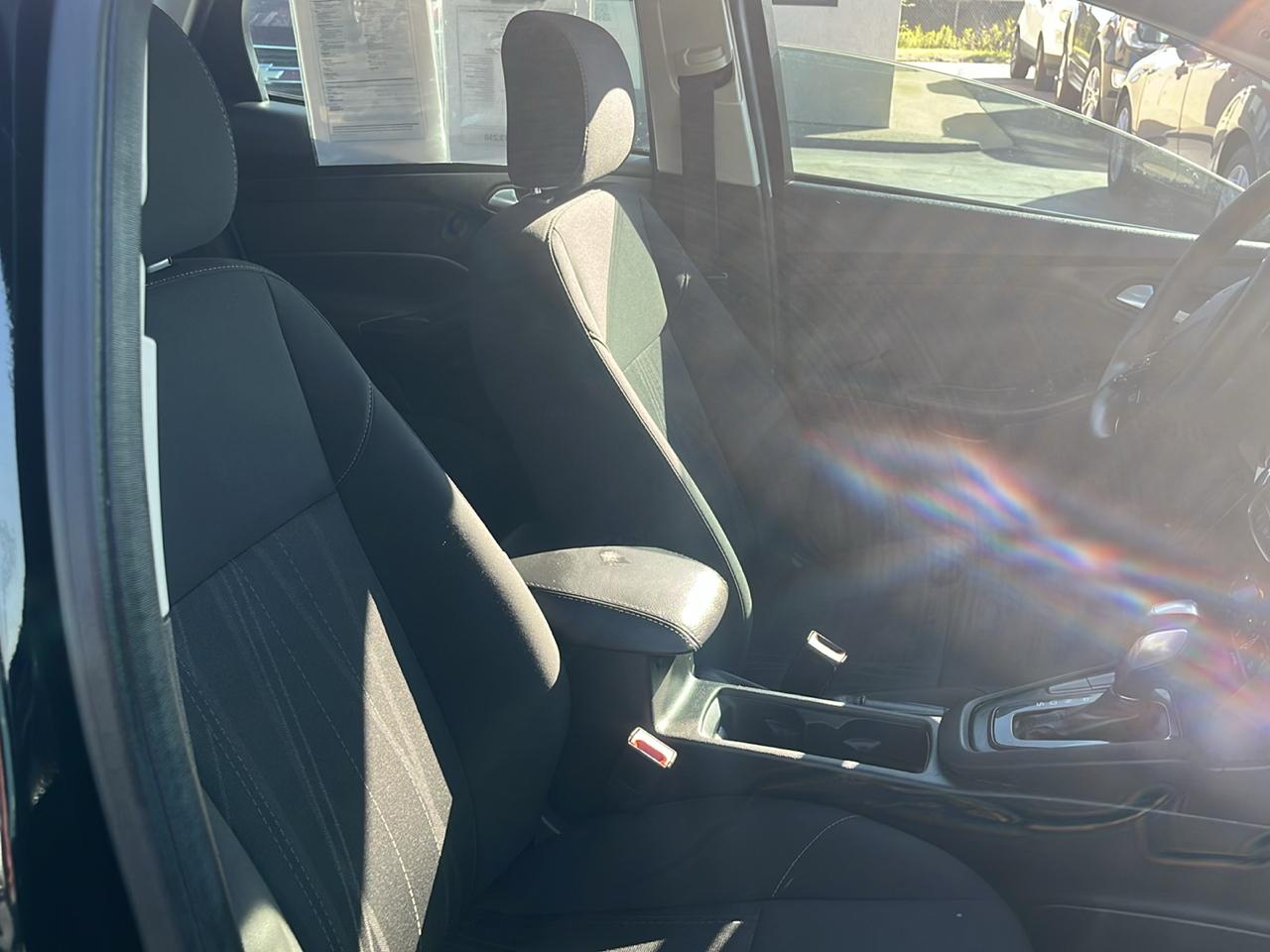 Ford Focus 4dr Sdn SE 2016