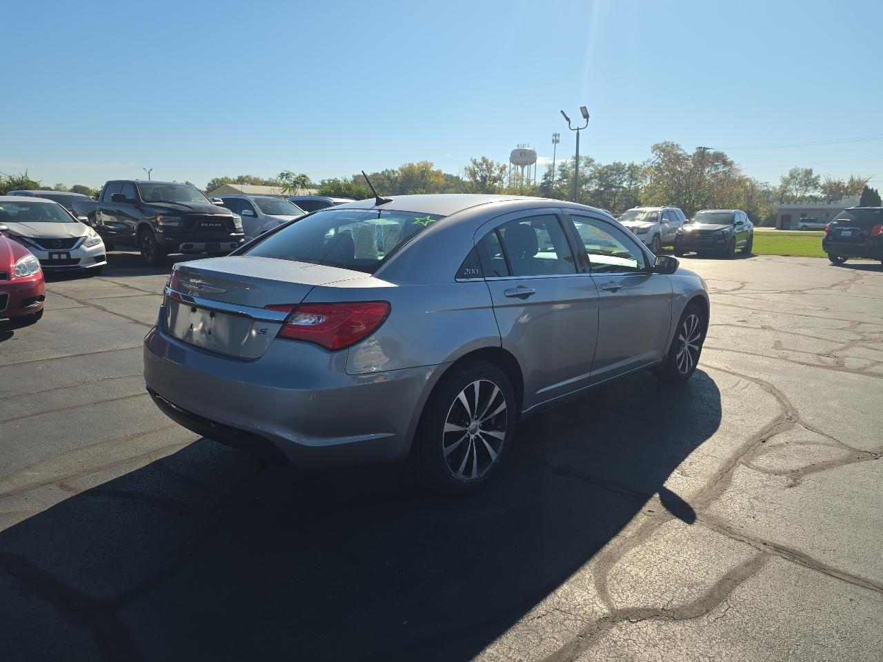 Chrysler 200 4dr Sdn Touring 2014