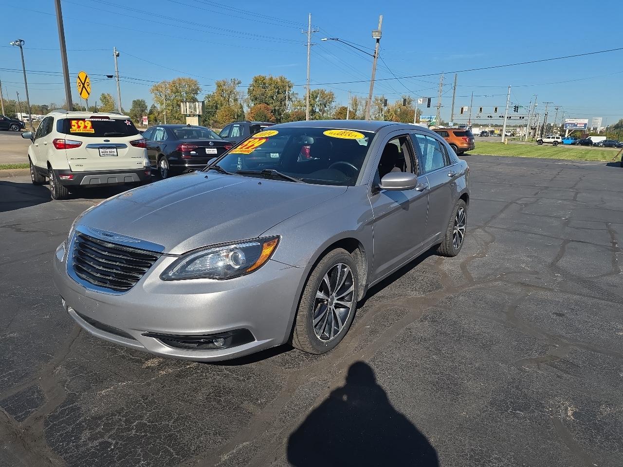 Chrysler 200 4dr Sdn Touring 2014