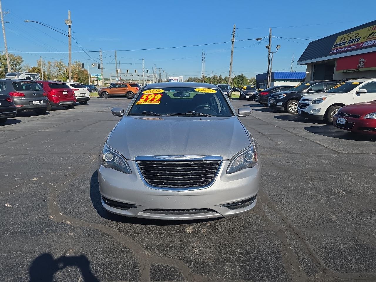 Chrysler 200 4dr Sdn Touring 2014