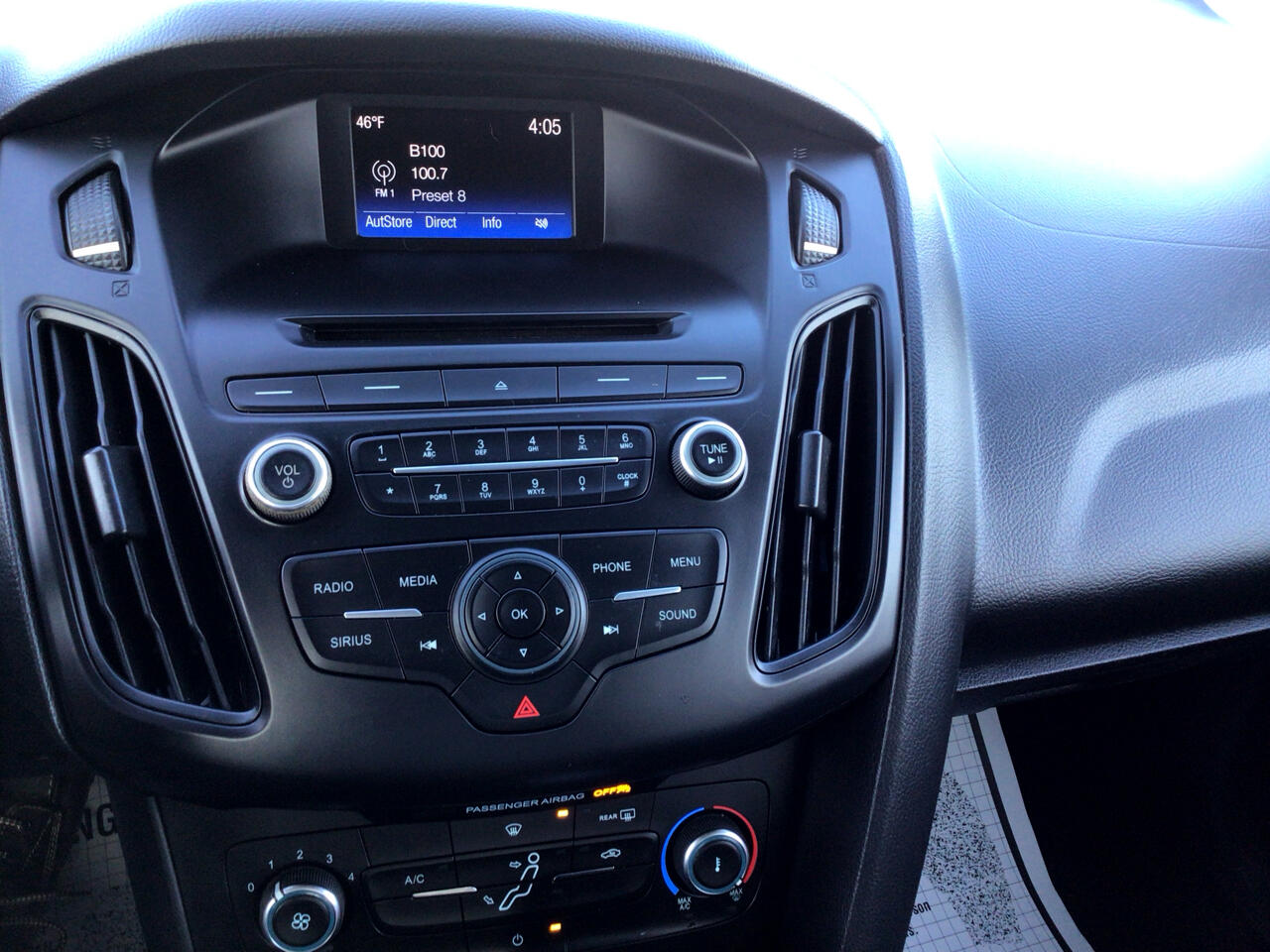 Ford Focus 4dr Sdn SE 2015