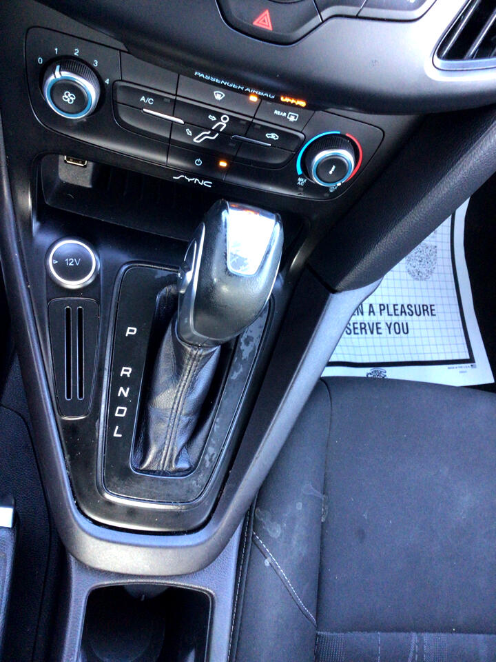 Ford Focus 4dr Sdn SE 2015