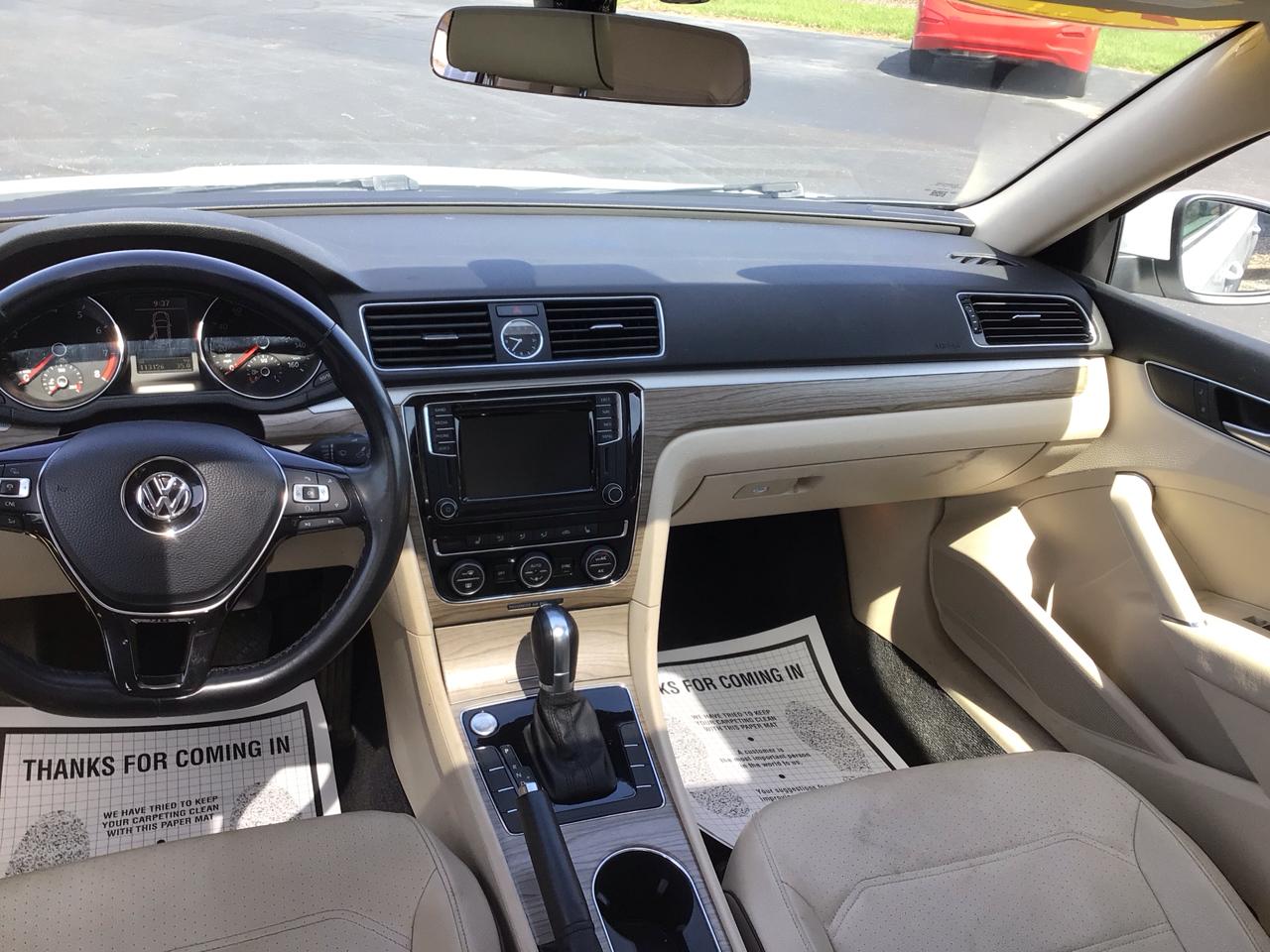 Volkswagen Passat 4dr Sdn 1.8T Auto SE PZEV 2016