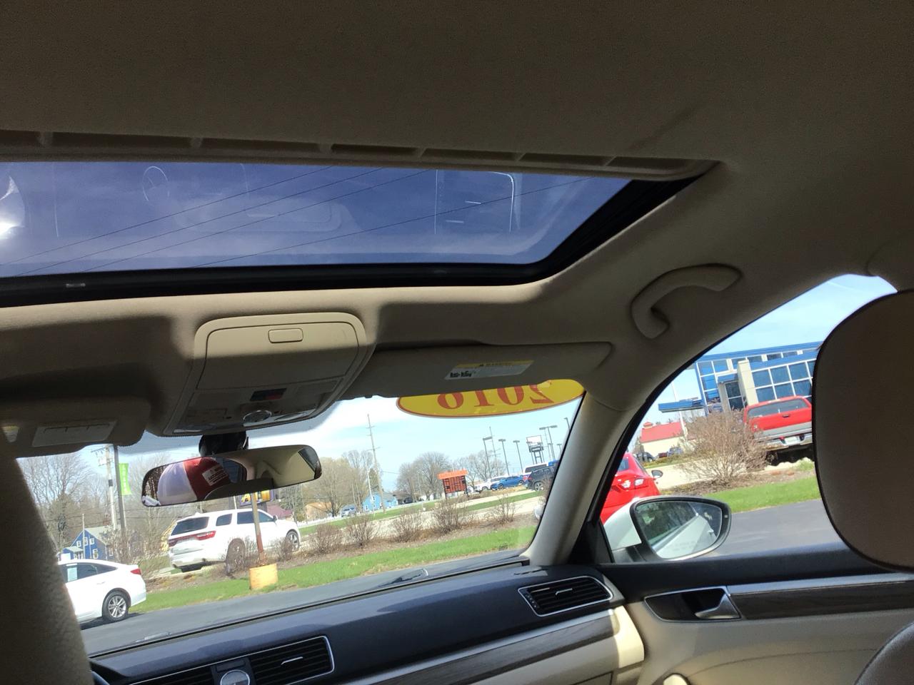 Volkswagen Passat 4dr Sdn 1.8T Auto SE PZEV 2016