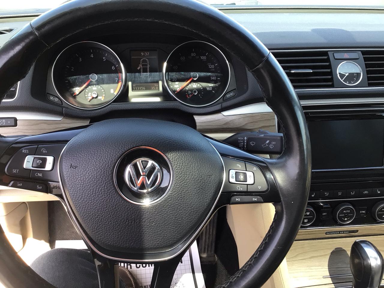 Volkswagen Passat 4dr Sdn 1.8T Auto SE PZEV 2016