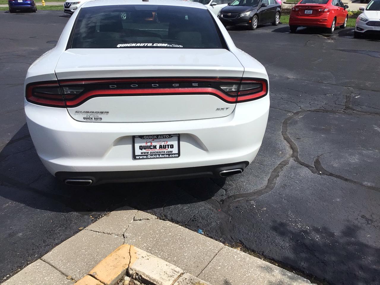 Dodge Charger 4dr Sdn SXT RWD 2016