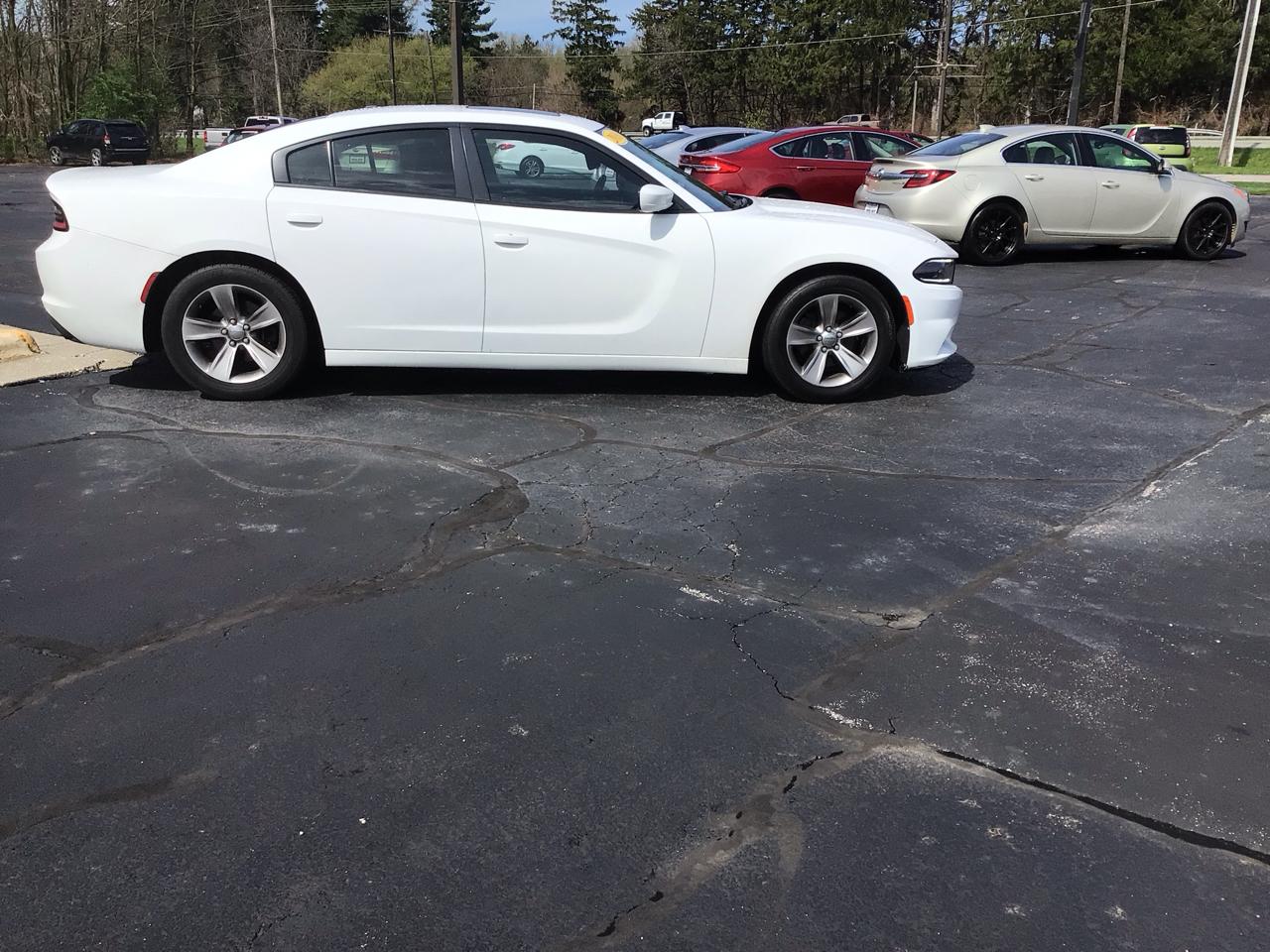 Dodge Charger 4dr Sdn SXT RWD 2016