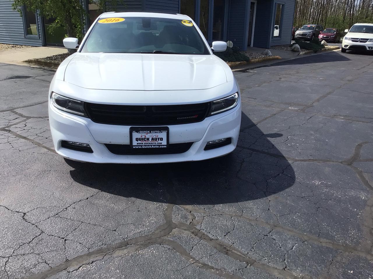 Dodge Charger 4dr Sdn SXT RWD 2016