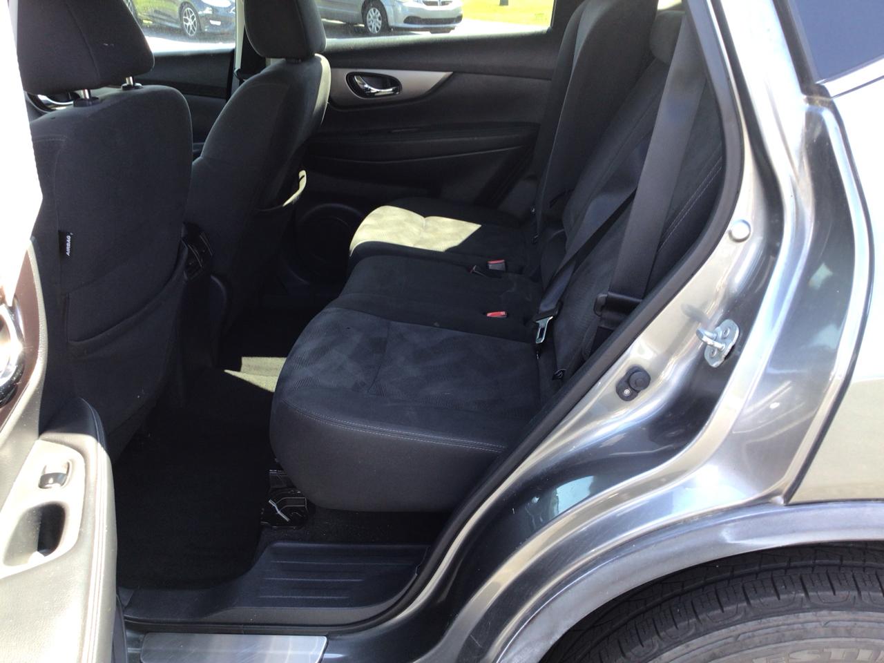 Nissan Rogue FWD 4dr SV 2016