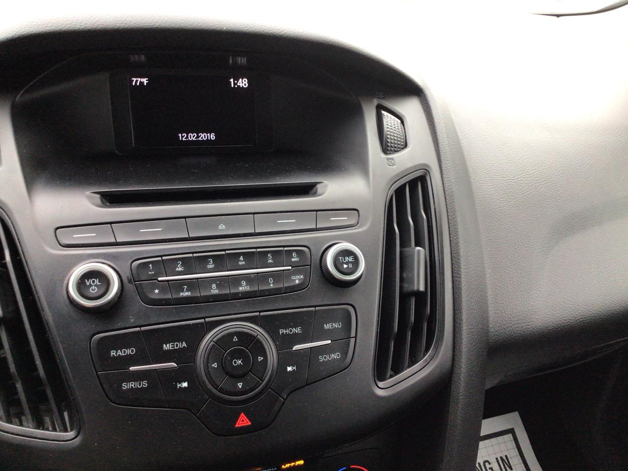 Ford Focus SE Sedan 2017