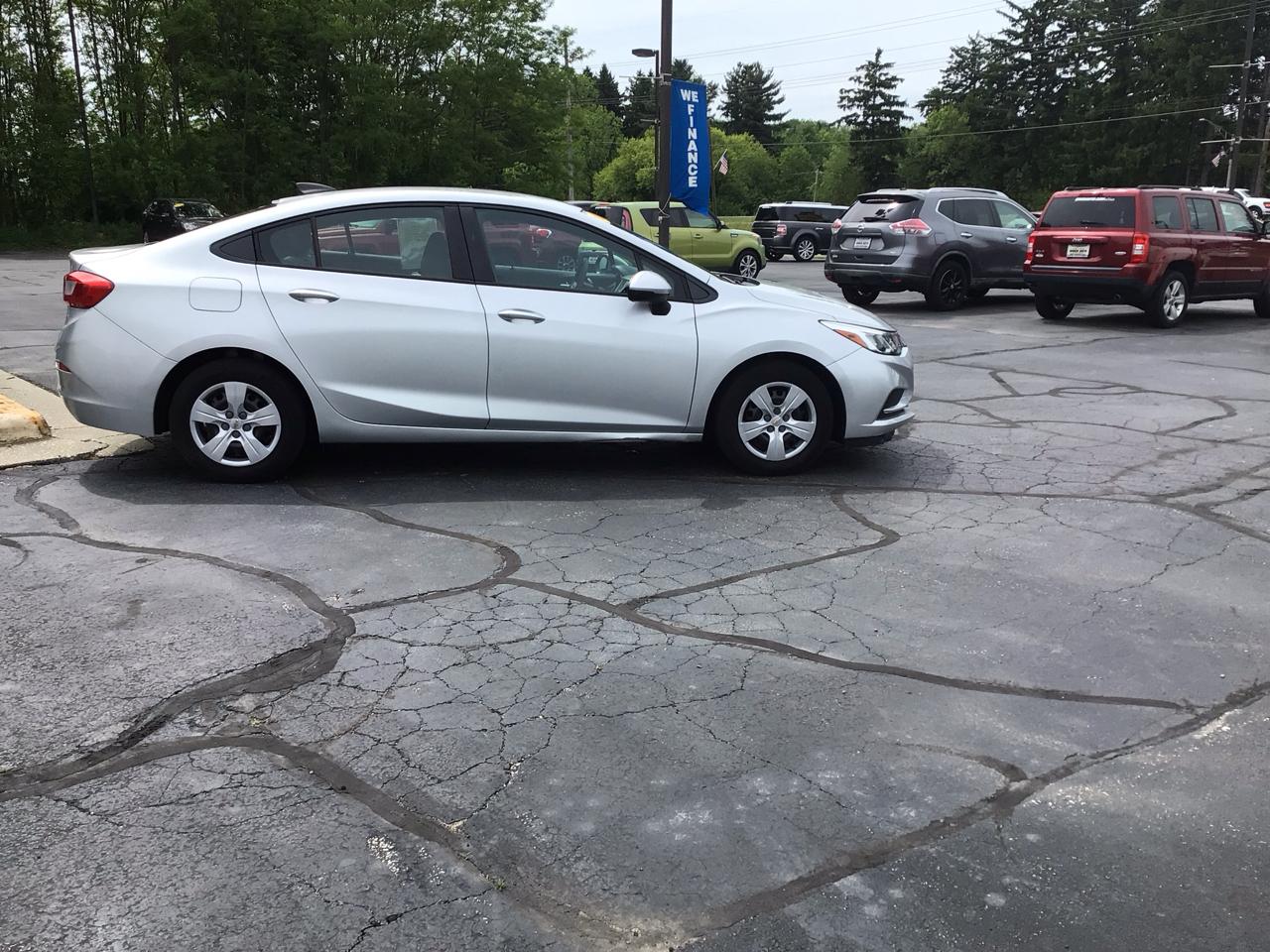 Chevrolet Cruze 4dr Sdn 1.4L LS w/1SB 2017