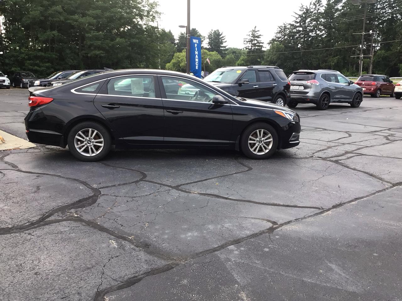 Hyundai Sonata 4dr Sdn 2.4L SE 2015