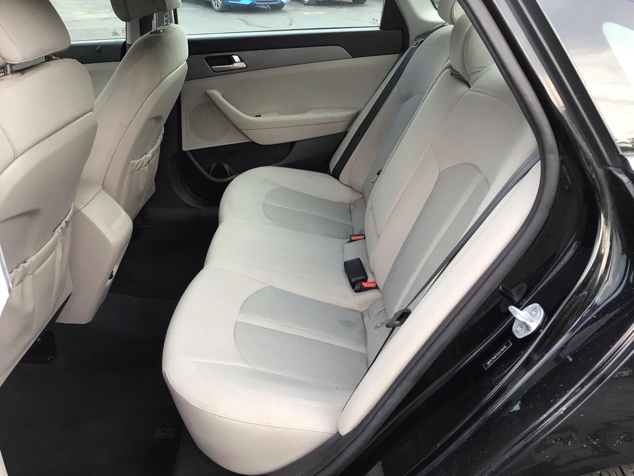 Hyundai Sonata 4dr Sdn 2.4L SE 2015