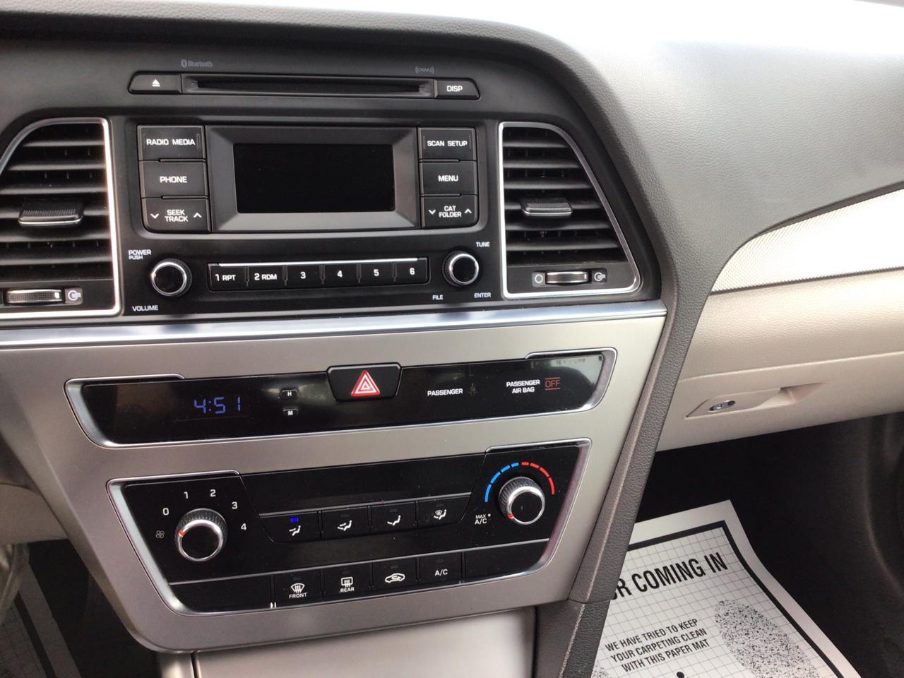 Hyundai Sonata 4dr Sdn 2.4L SE 2015