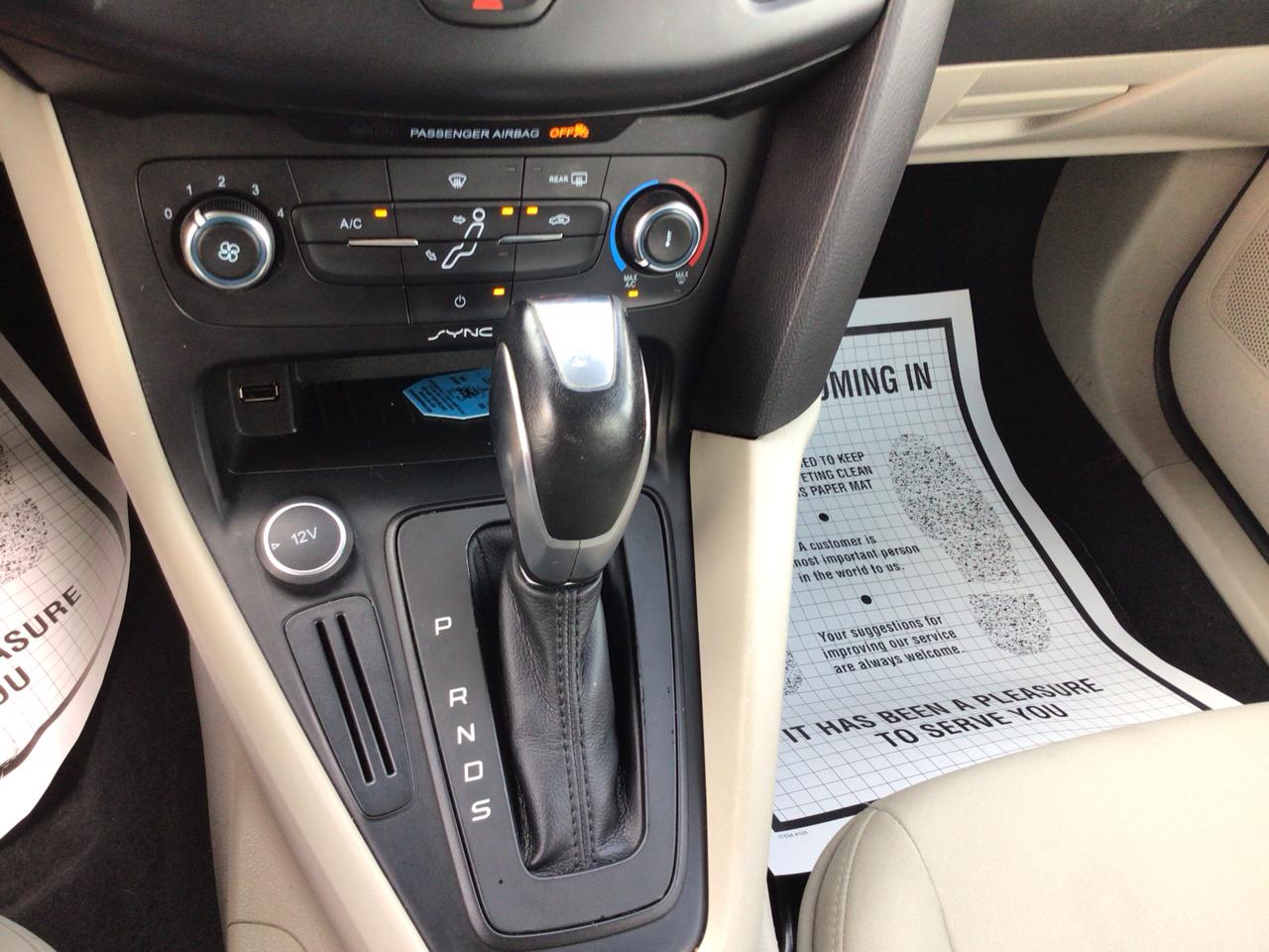 Ford Focus 5dr HB SE 2015