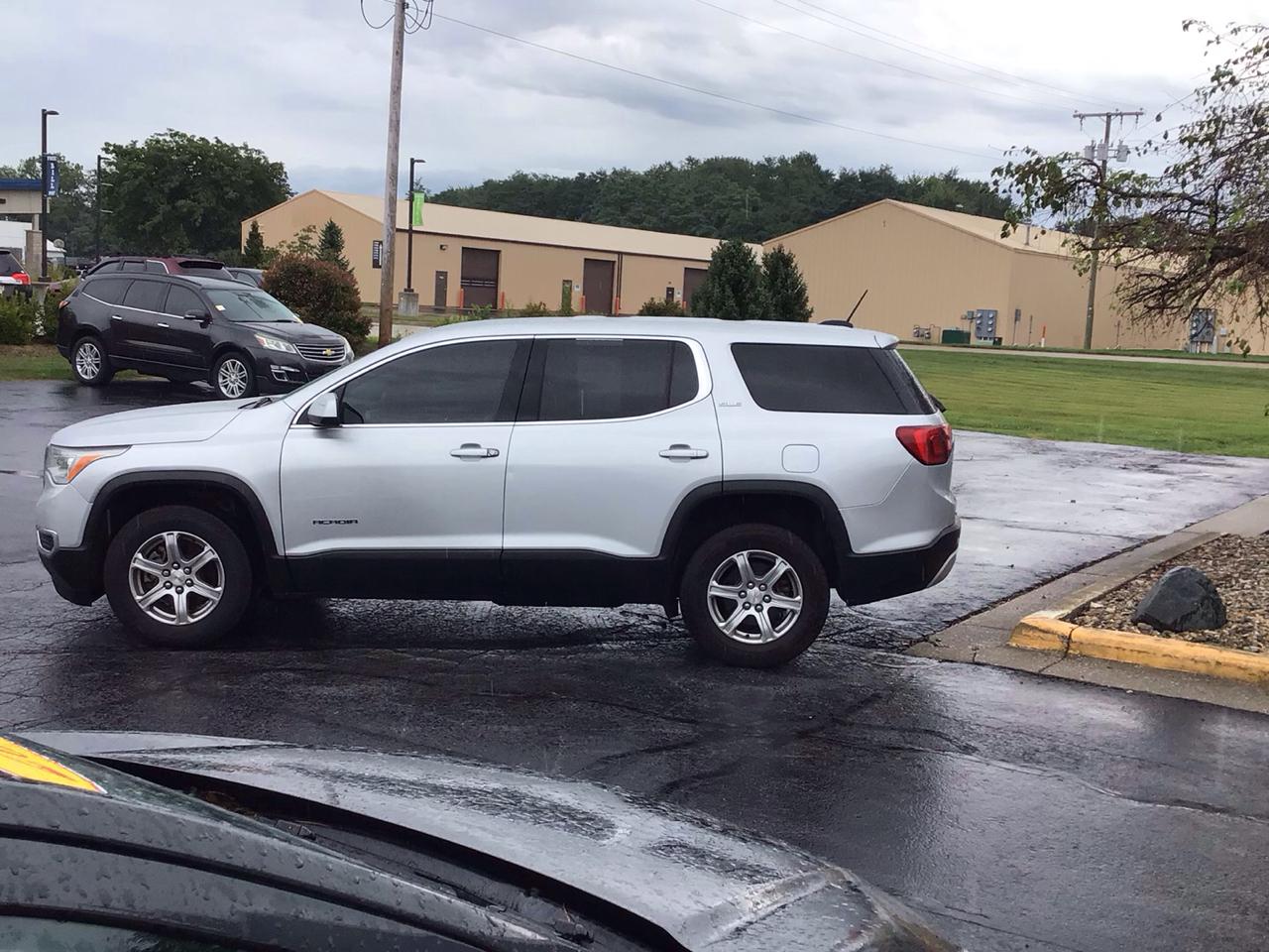 GMC Acadia FWD 4dr SLE w/SLE-1 2017