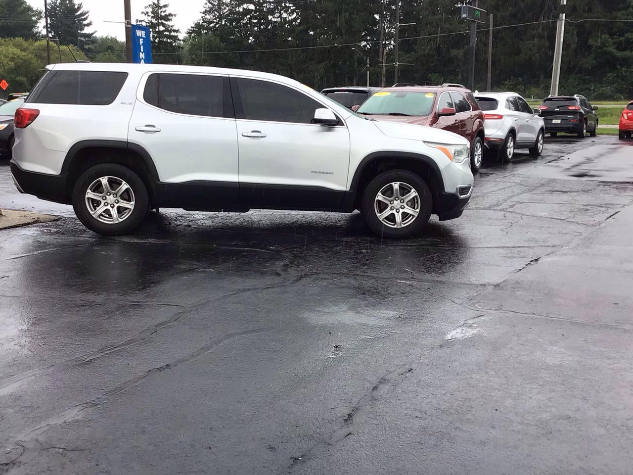 GMC Acadia FWD 4dr SLE w/SLE-1 2017