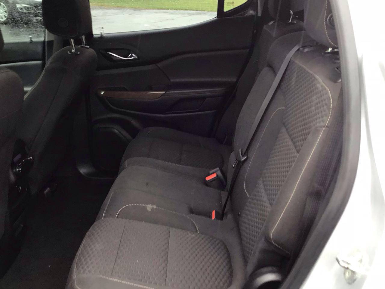 GMC Acadia FWD 4dr SLE w/SLE-1 2017