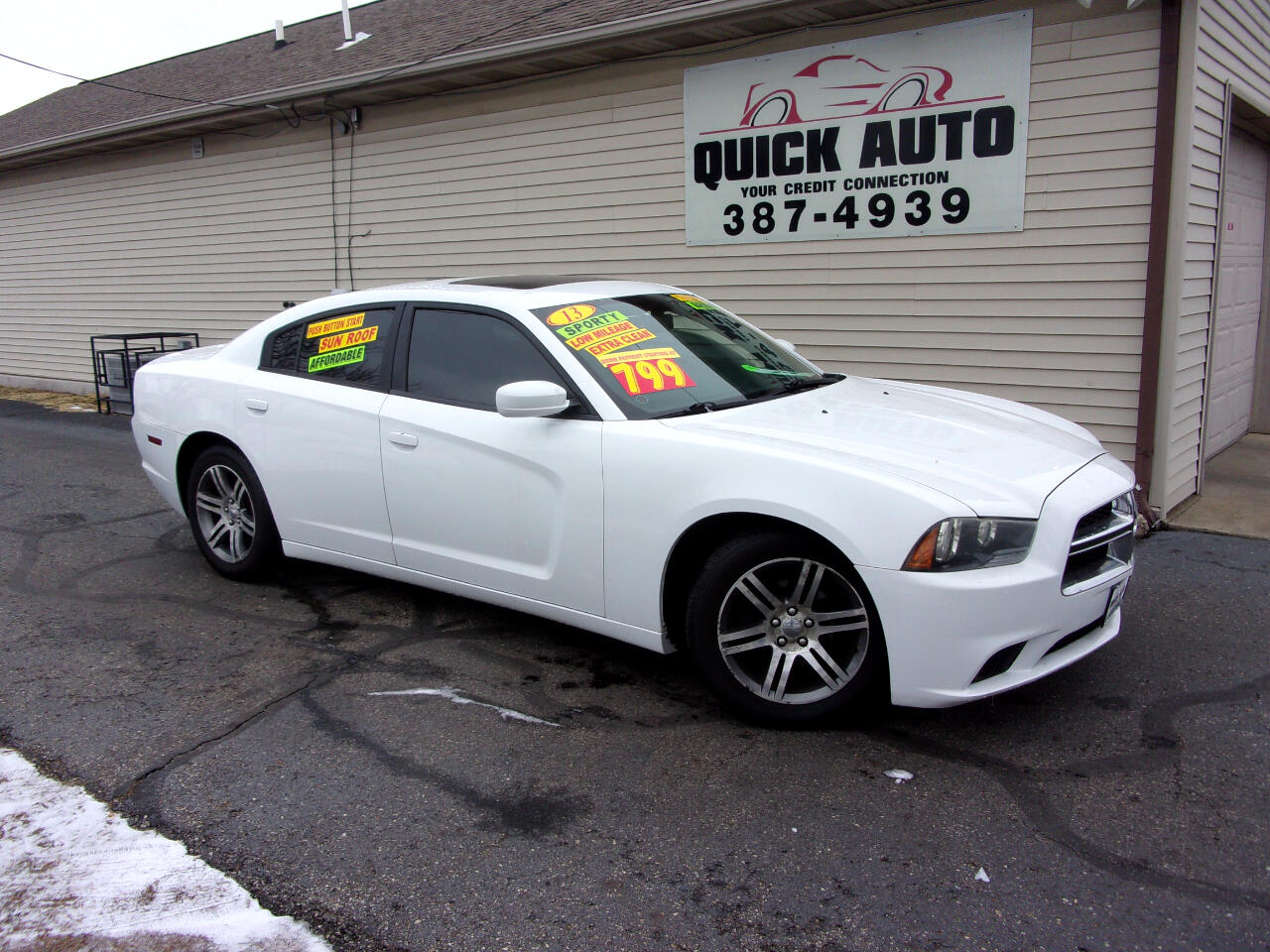 Dodge Charger 4dr Sdn SXT RWD 2013