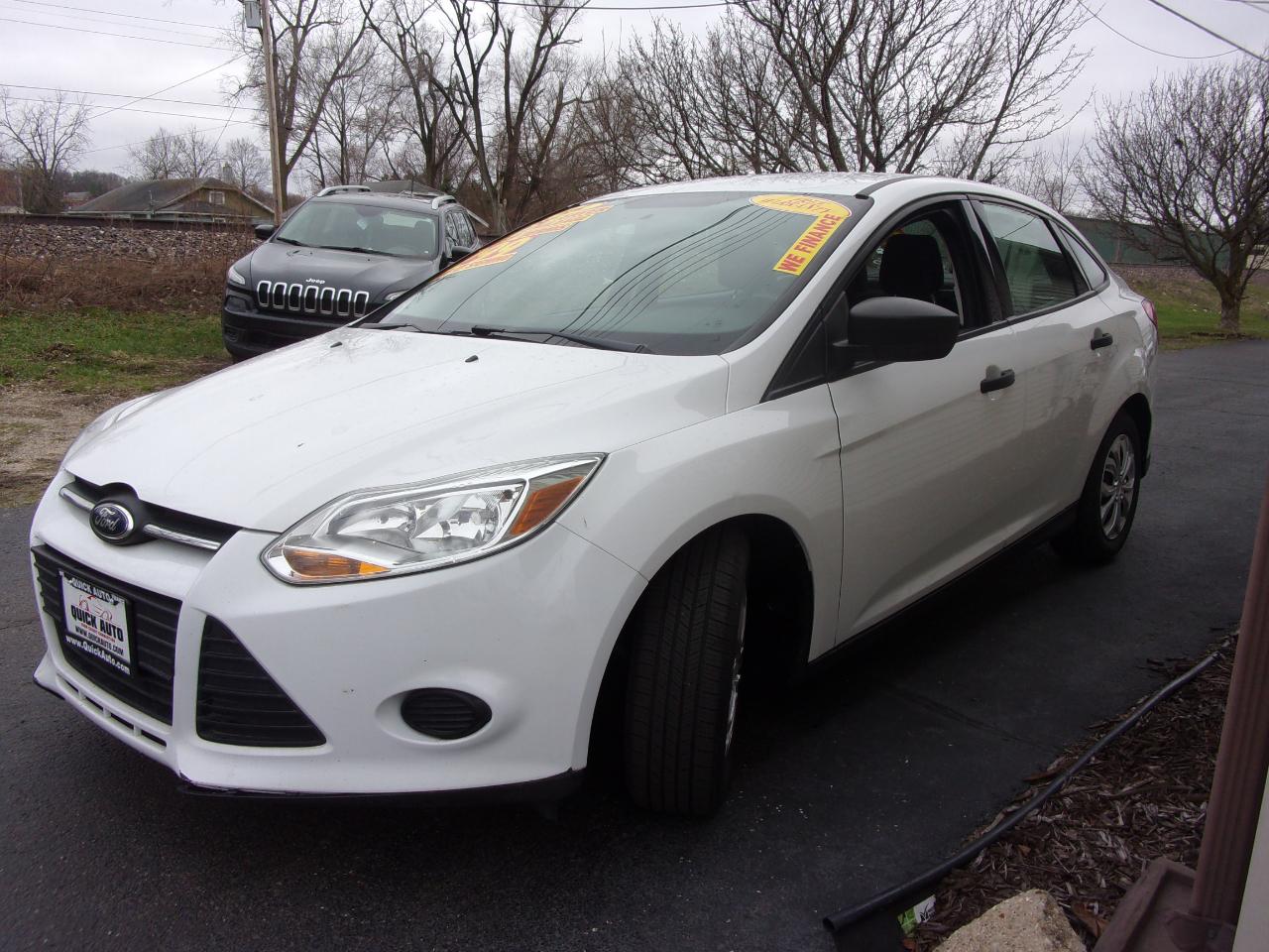 Ford Focus 4dr Sdn S 2013