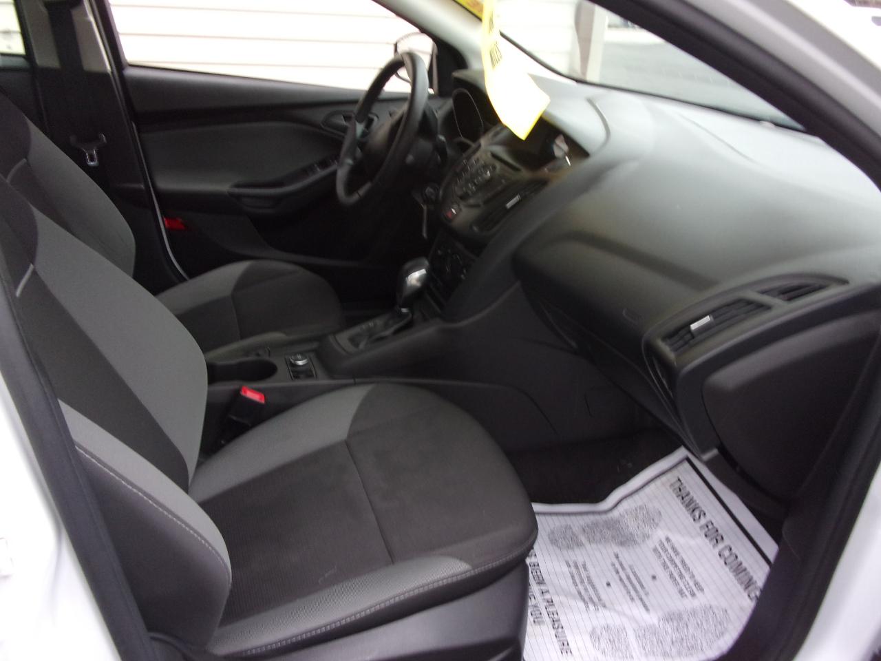 Ford Focus 4dr Sdn S 2013