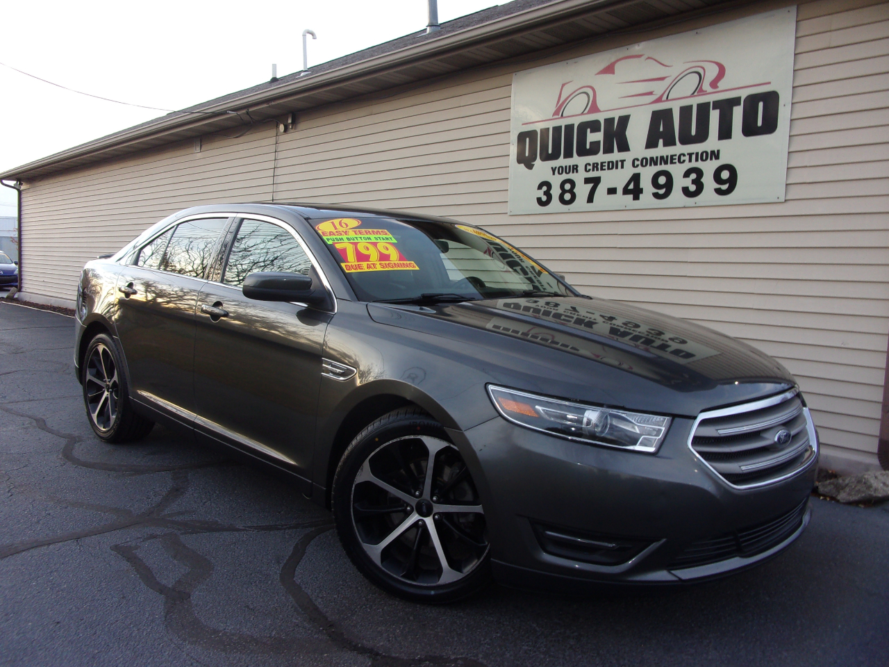 2016 Ford Taurus 4dr Sdn SEL FWD