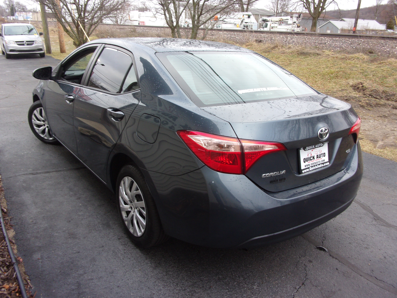 Toyota Corolla XLE CVT (Natl) 2019