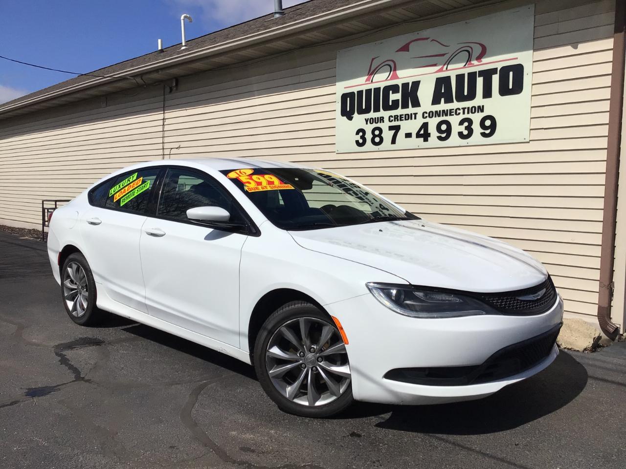 2016 Chrysler 200 4dr Sdn S FWD