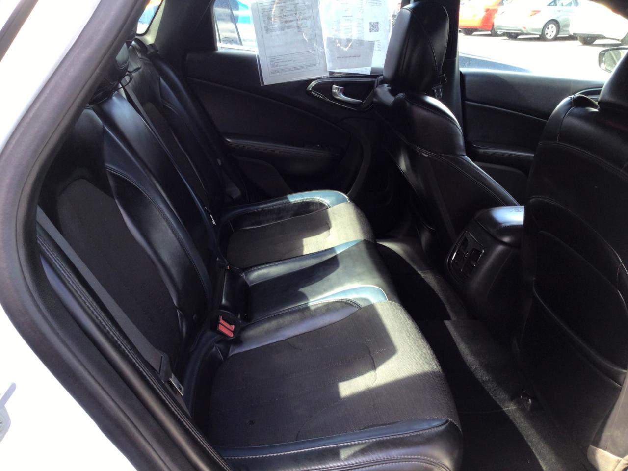 Chrysler 200 4dr Sdn S FWD 2016