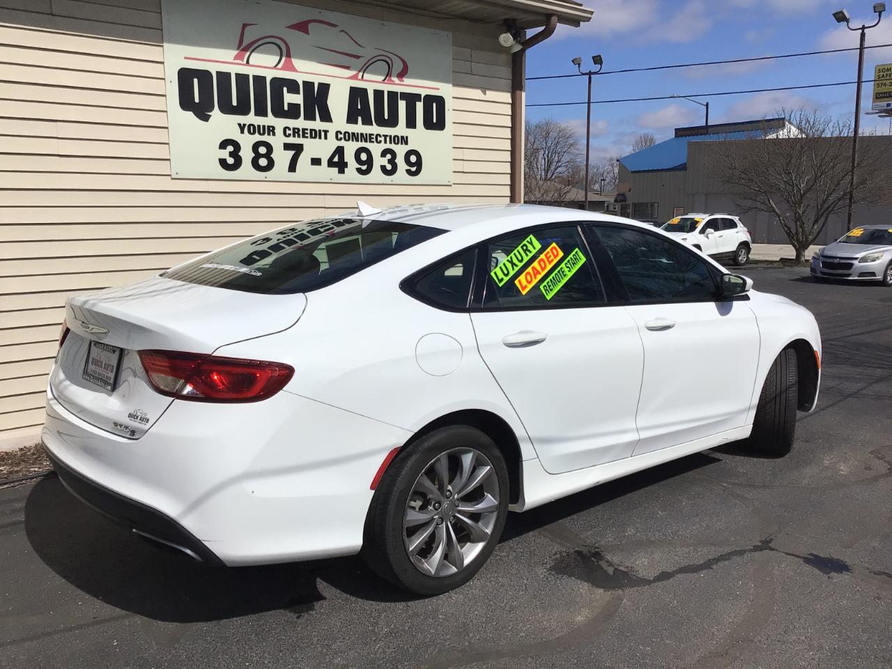 Chrysler 200 4dr Sdn S FWD 2016