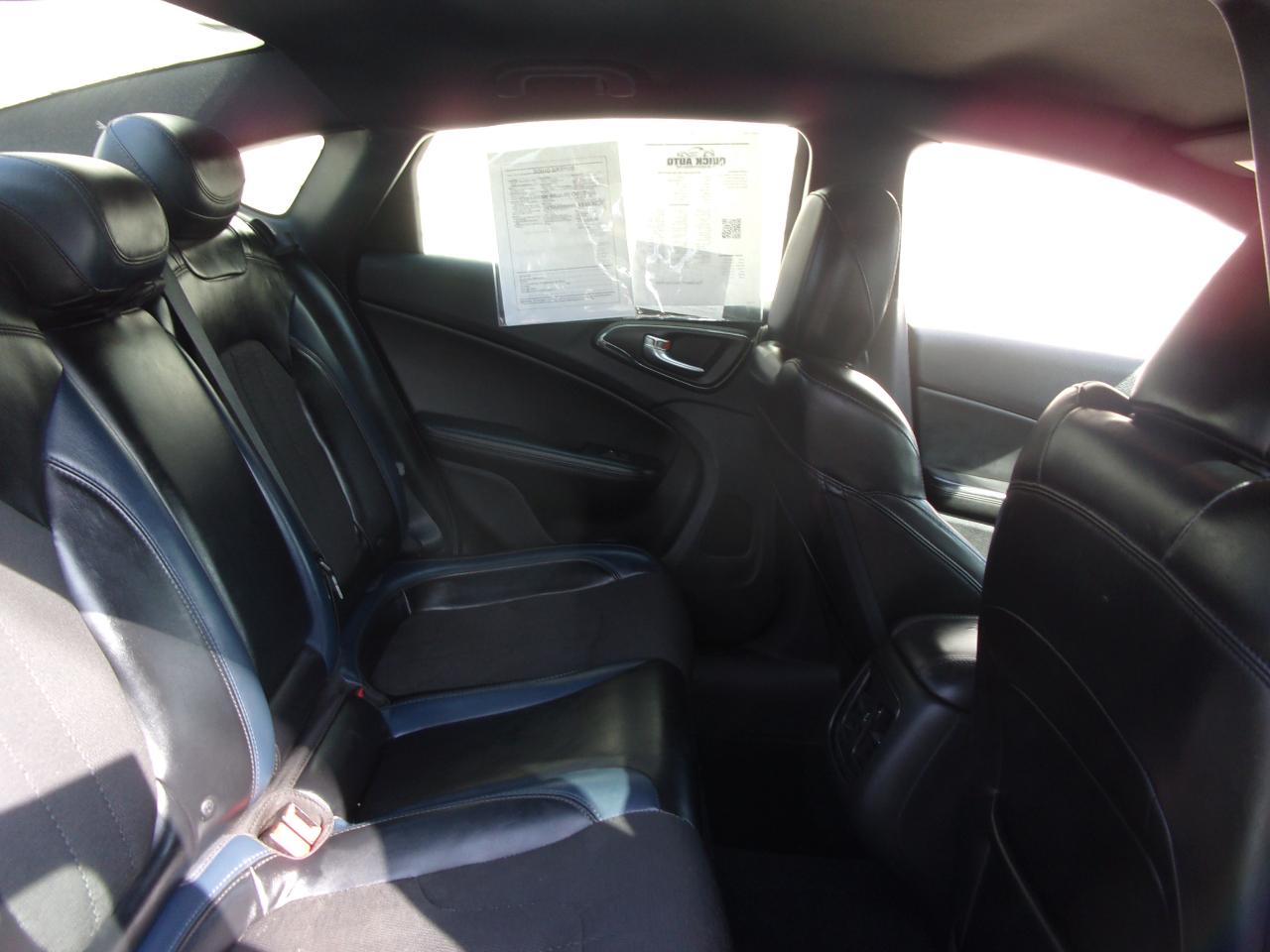 Chrysler 200 4dr Sdn S FWD 2016