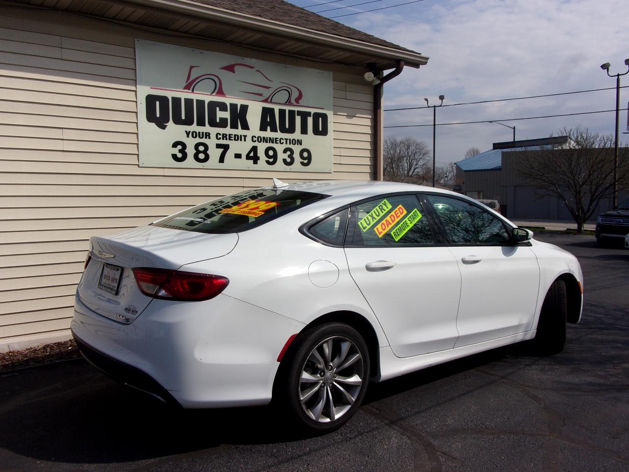 Chrysler 200 4dr Sdn S FWD 2016