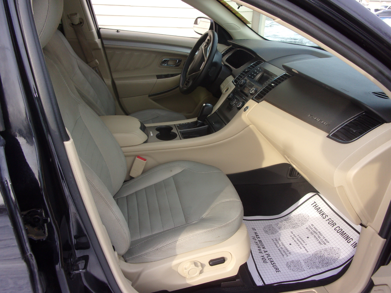 Ford Taurus SE FWD 2019