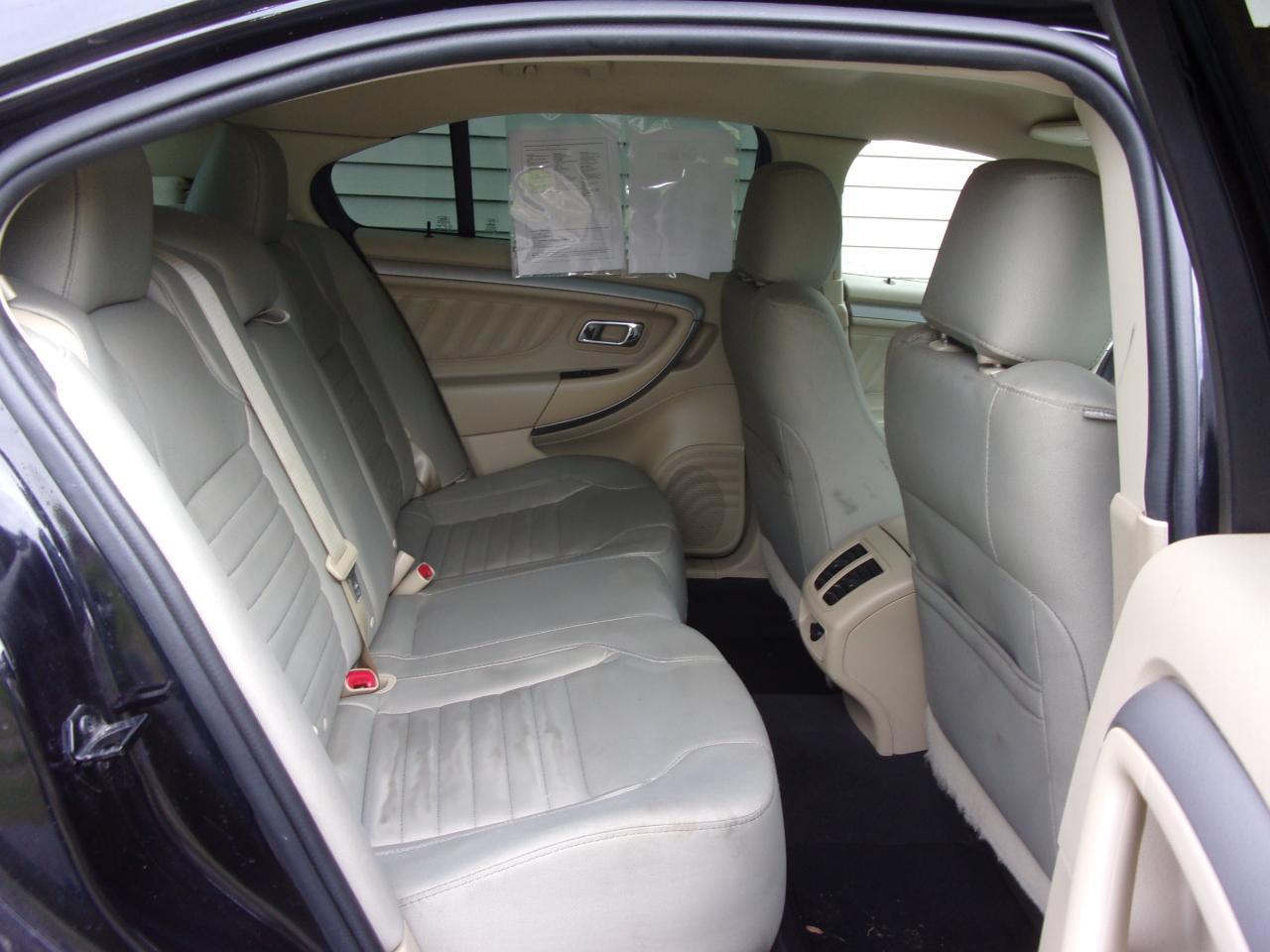 Ford Taurus SE FWD 2019