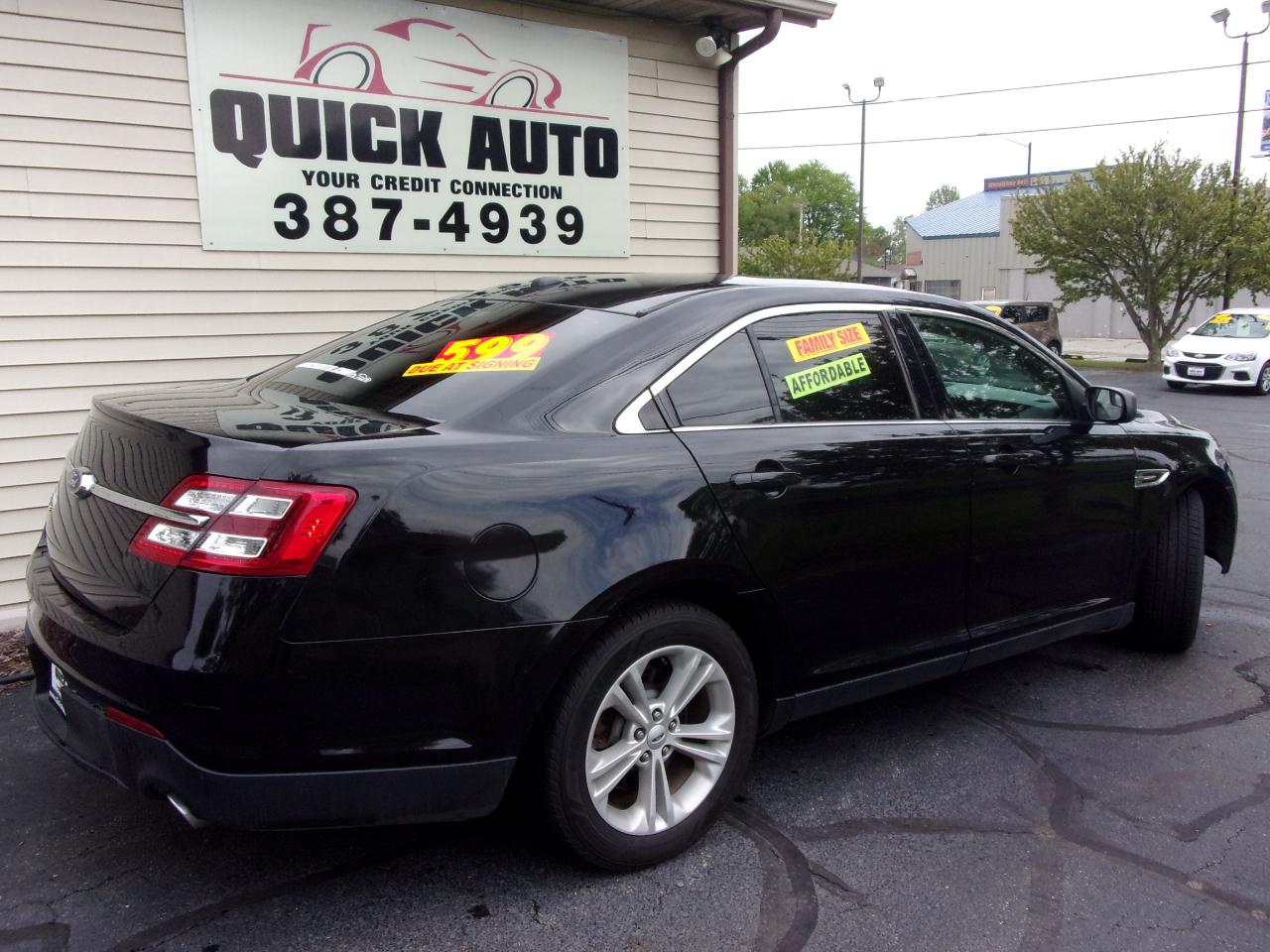 Ford Taurus SE FWD 2019