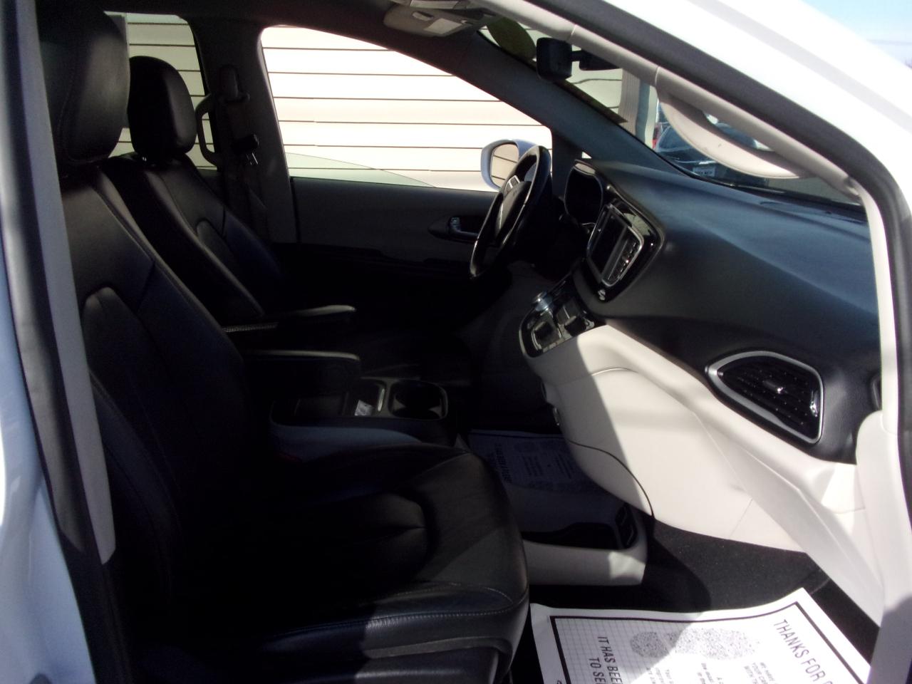 Chrysler Pacifica Touring L FWD 2020