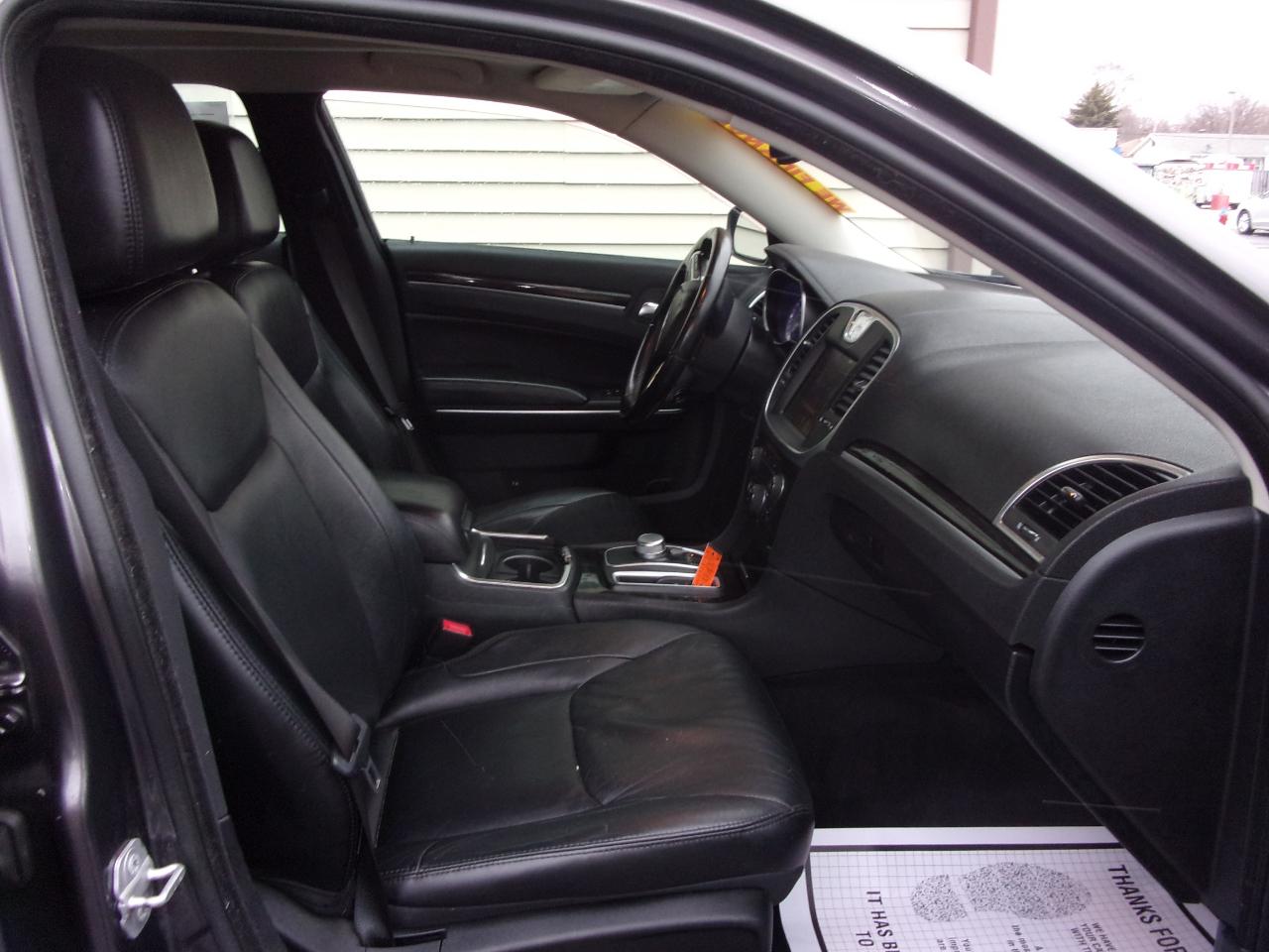 Chrysler 300 4dr Sdn Limited AWD 2015