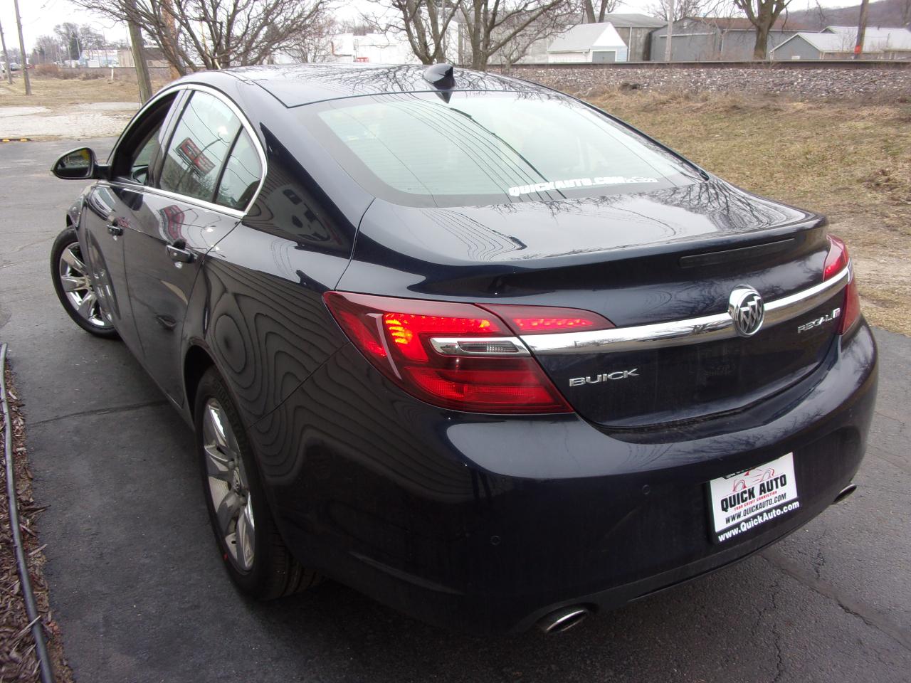 Buick Regal 4dr Sdn Premium I FWD 2016