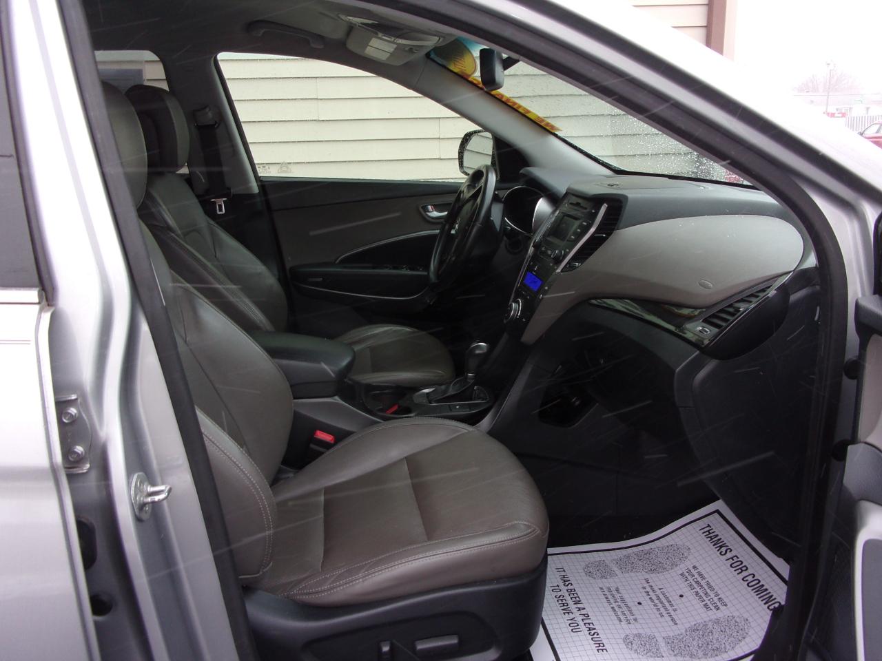 Hyundai Santa Fe FWD 4dr SE 2016