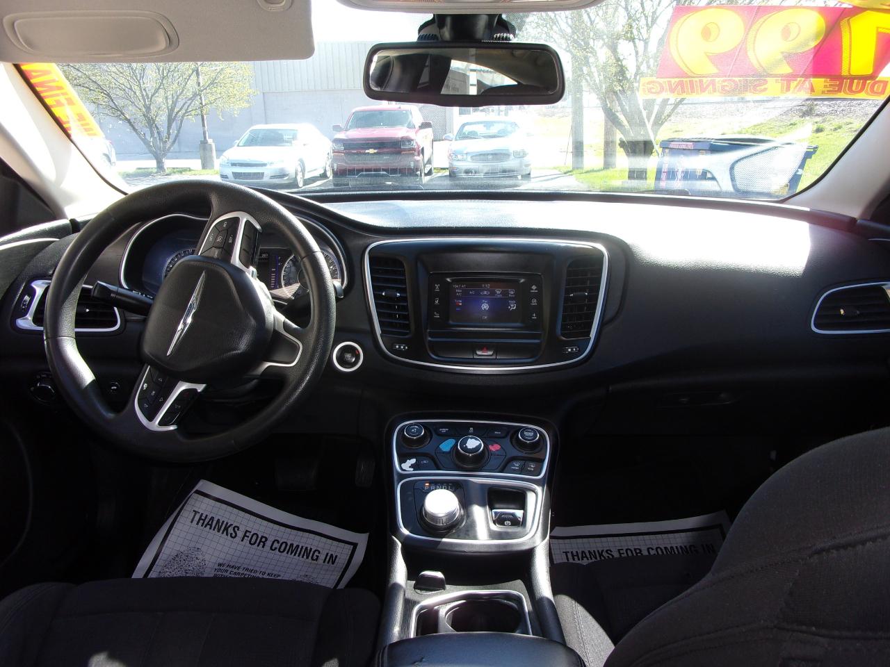 Chrysler 200 4dr Sdn Limited FWD 2016