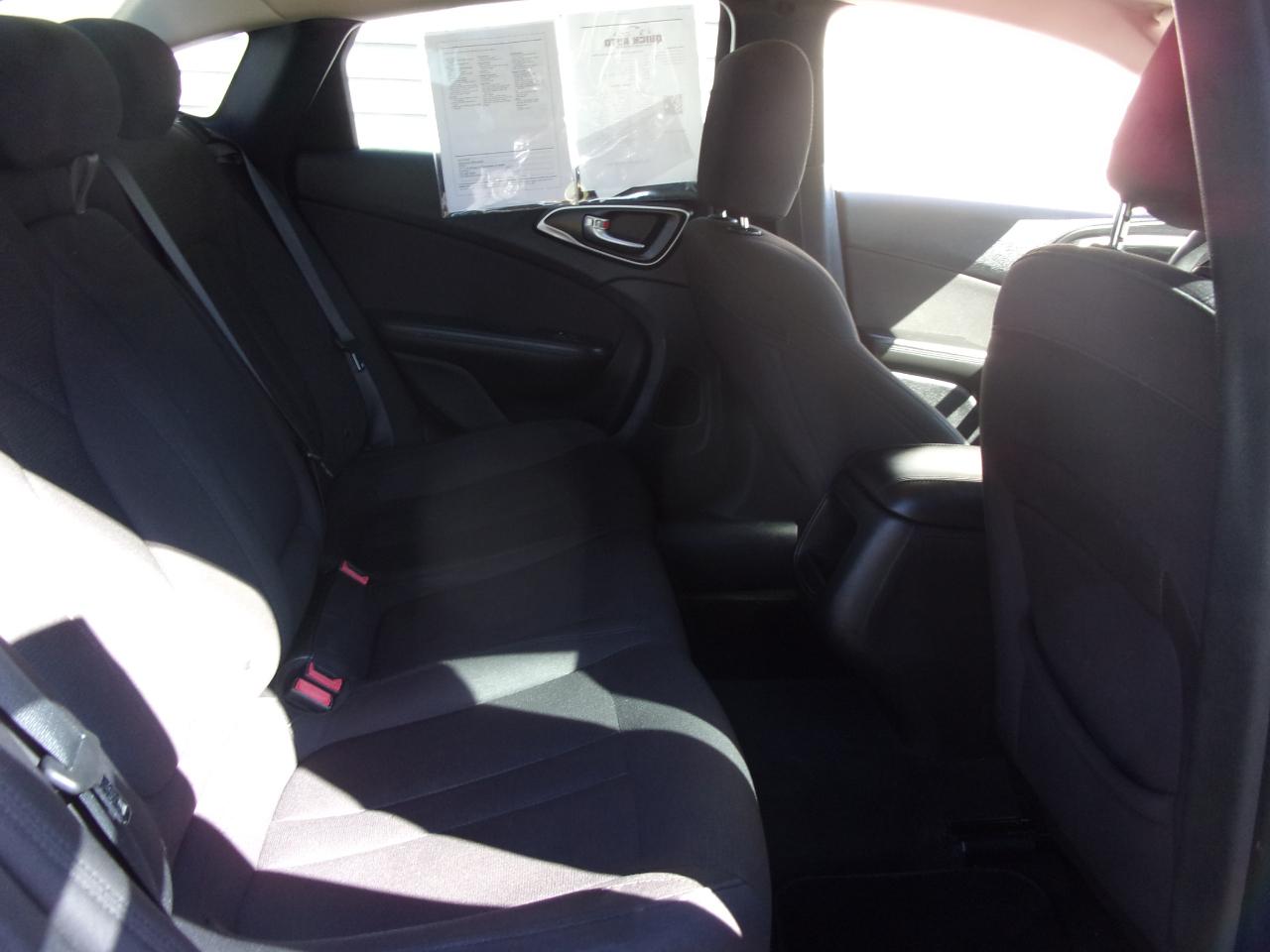 Chrysler 200 4dr Sdn Limited FWD 2016