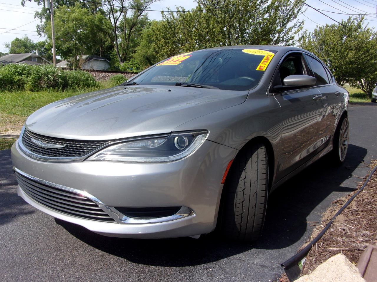 Chrysler 200 4dr Sdn Limited FWD 2016