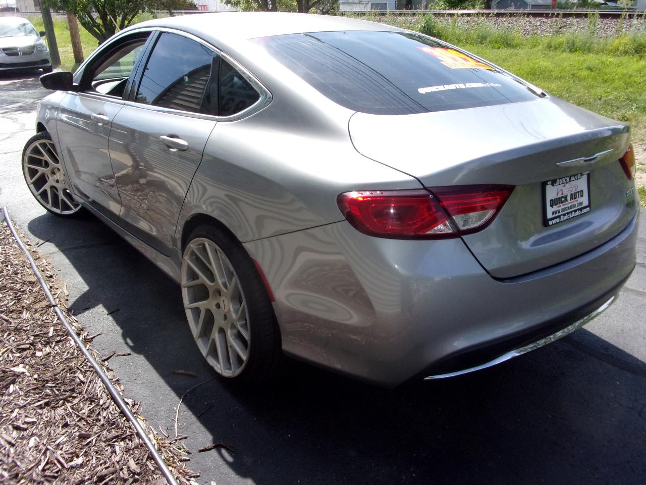Chrysler 200 4dr Sdn Limited FWD 2016
