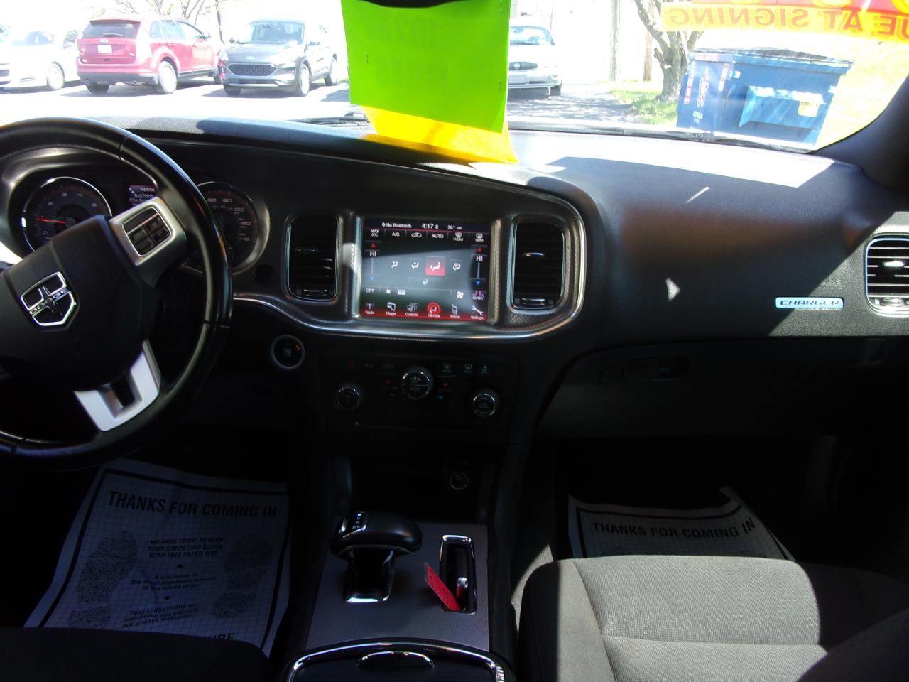 Dodge Charger 4dr Sdn SXT RWD 2014