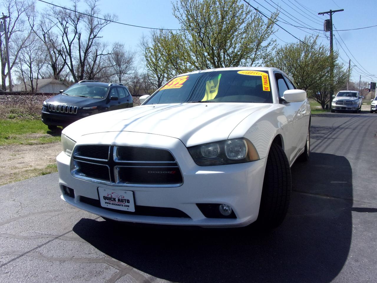 Dodge Charger 4dr Sdn SXT RWD 2014