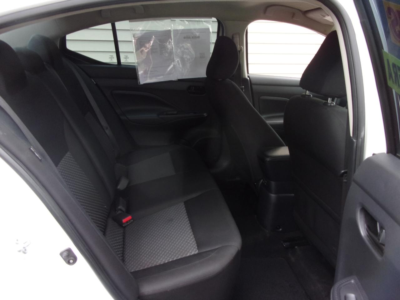 Nissan Versa S CVT 2020